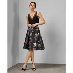 Ted Baker Bevly Oracle Floral Jacquard Skirt Ted Size 0/US Size 2